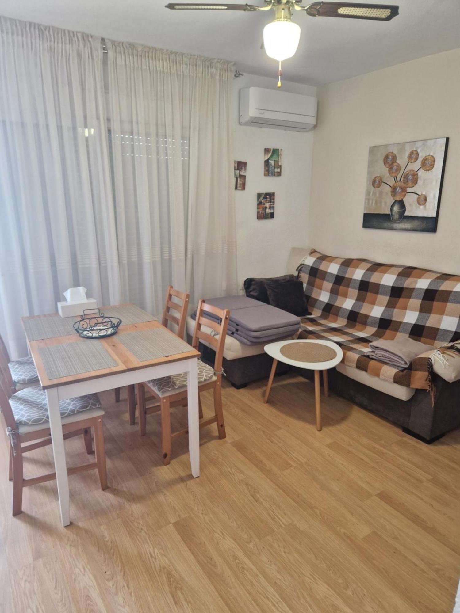 Calle Monteagudo Apartment Torrevieja Luaran gambar