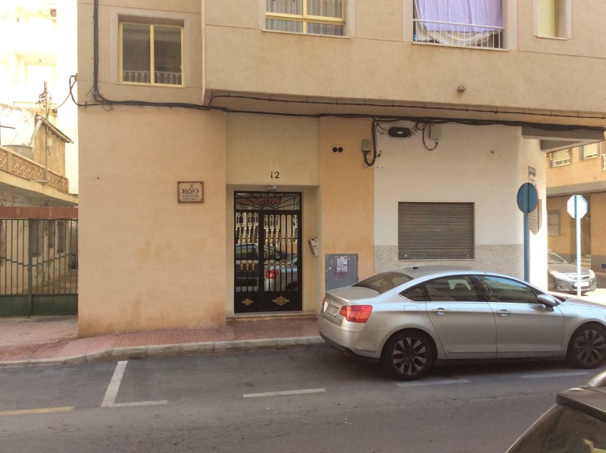 Calle Monteagudo Apartment Torrevieja Luaran gambar